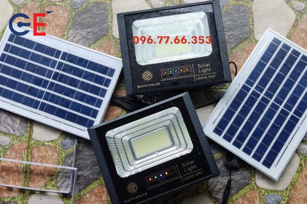 Giá đèn năng lượng mặt trời 1000w và địa chỉ mua hàng uy tín